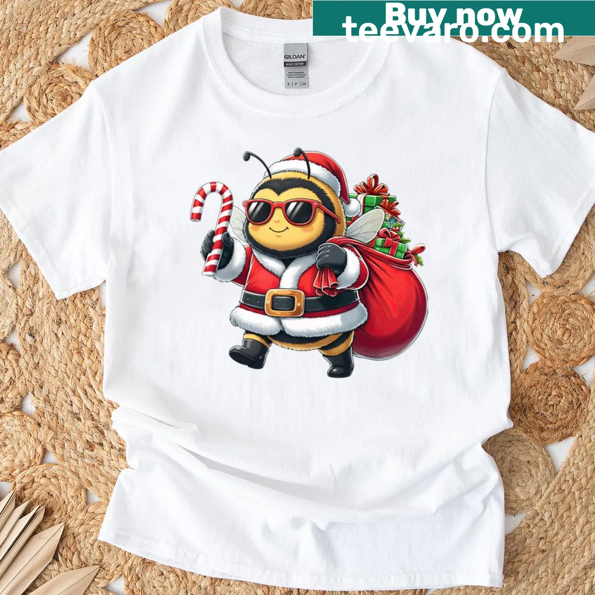 Cartoon bee in Santa outfit for Christmas kids T-shirt — on a men's t-shirt
