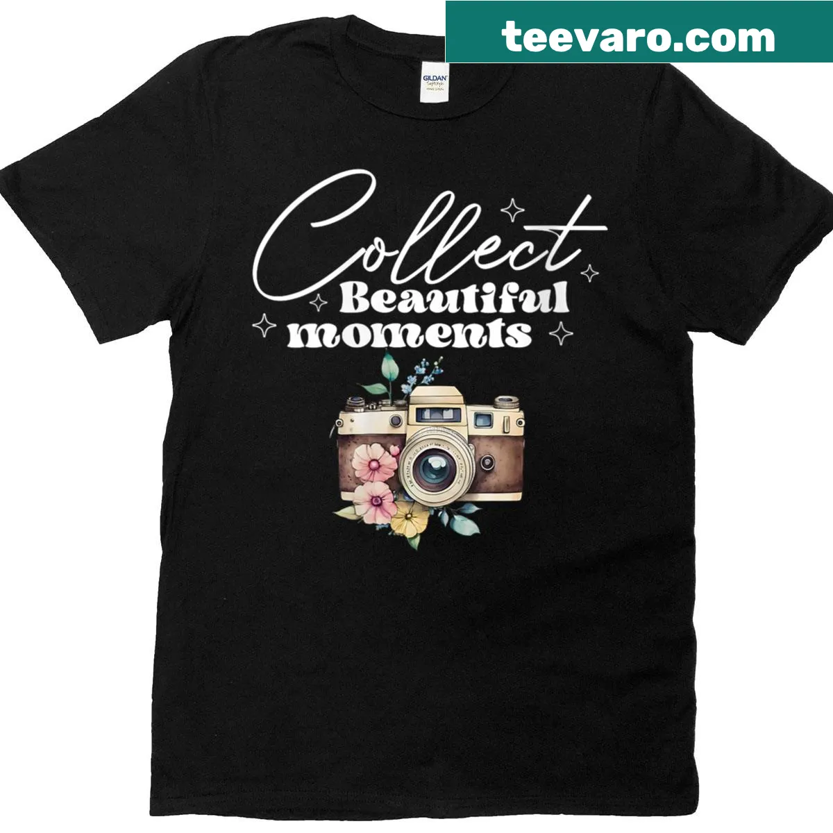 Illustration of a camera with text about collecting beautiful moments on a t-shirt — on a men's t-shirt