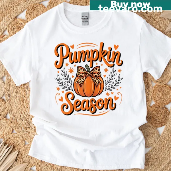 Cute pumpkin graphic T-shirt for women for Thanksgiving and Halloween.