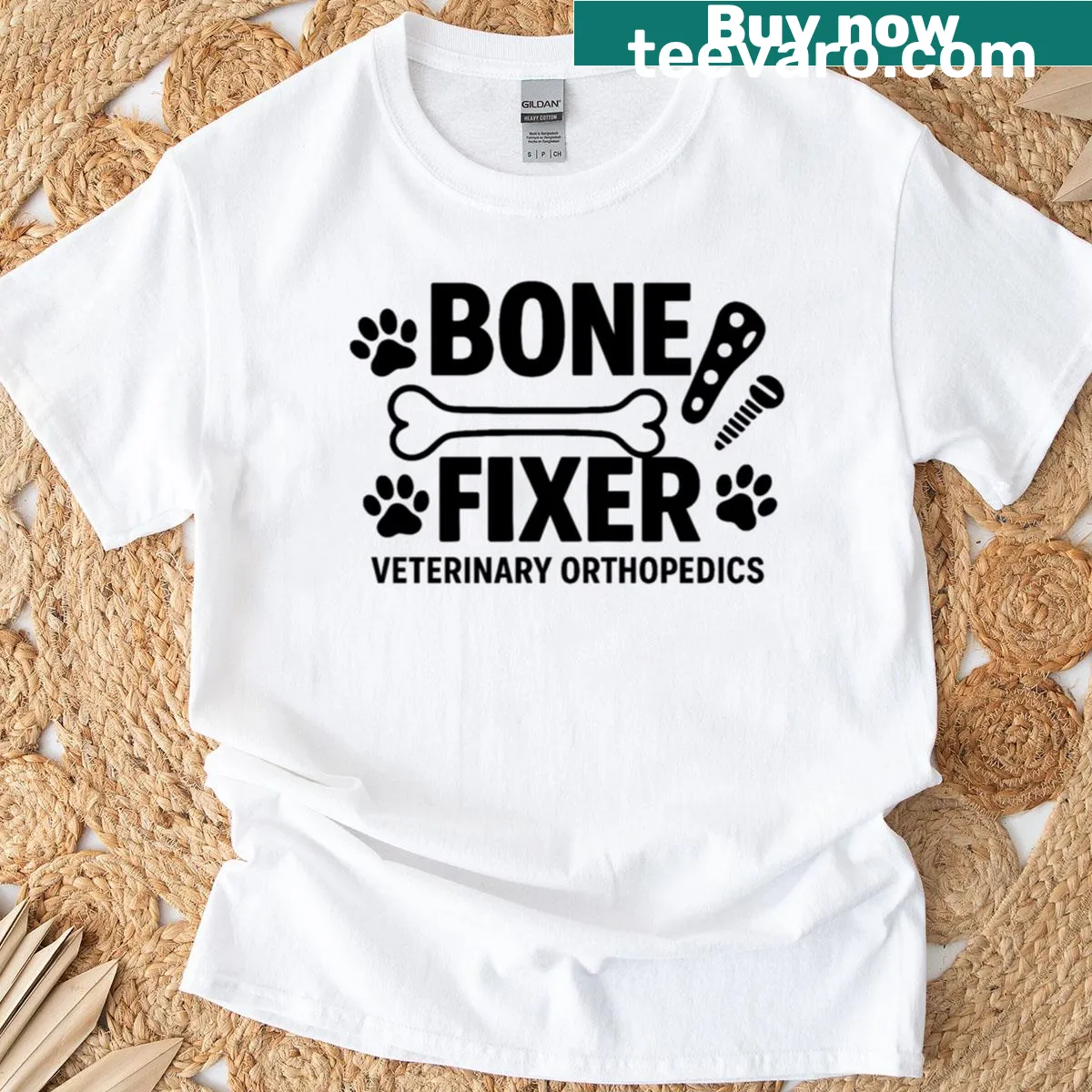 Oversized veterinary t-shirt with bone and orthopedic illustrations — on a men's t-shirt