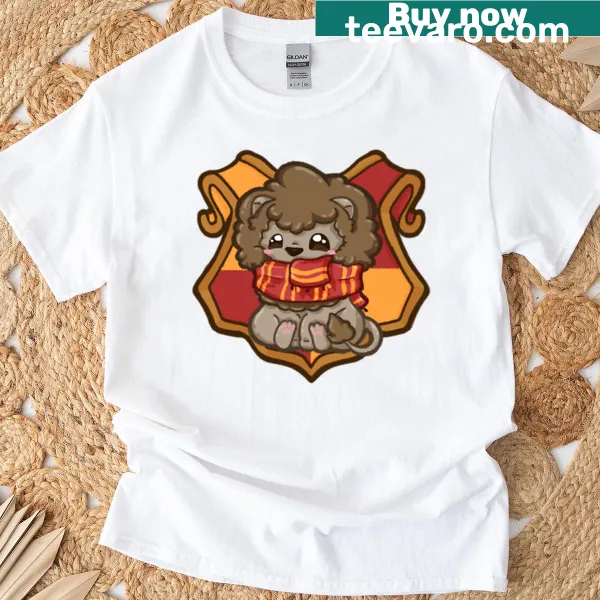 Adorable Gryffindor crest graphic on a t-shirt
