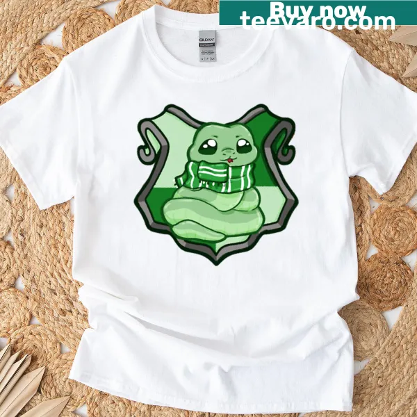 Slytherin crest illustration on a trendy T-shirt