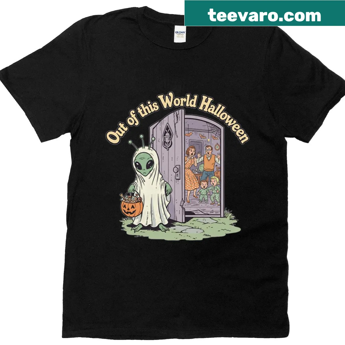 Oversized t-shirt with a playful alien graphic for Halloween — on a men's t-shirt