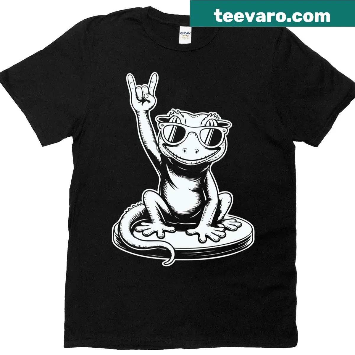 Punk rock crested gecko illustration on a heavy metal t-shirt — on a men's t-shirt