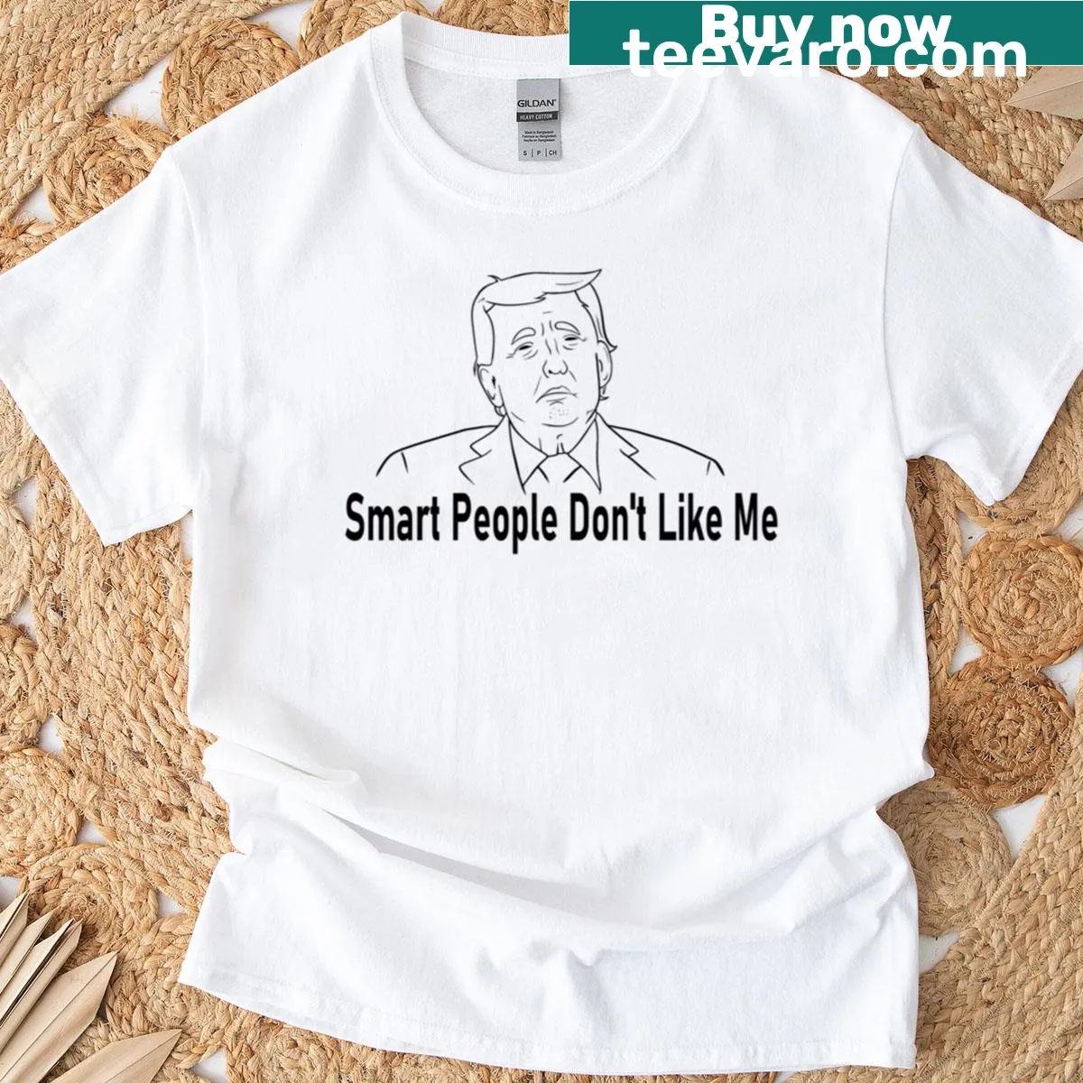 Sarcastic typography T-shirt with the phrase 'Smart People Don't Like Me' — on a men's t-shirt
