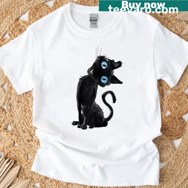 Cute black cat t-shirt for Halloween with blue eyes