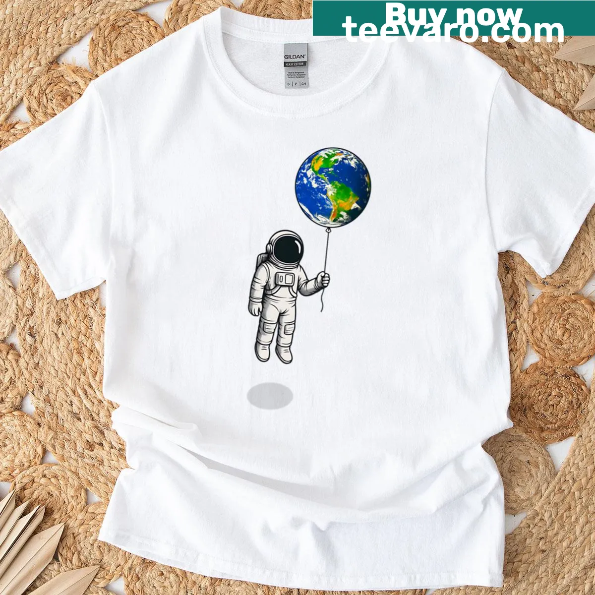 Illustration of an astronaut holding an Earth balloon on the moon. — on a men's t-shirt
