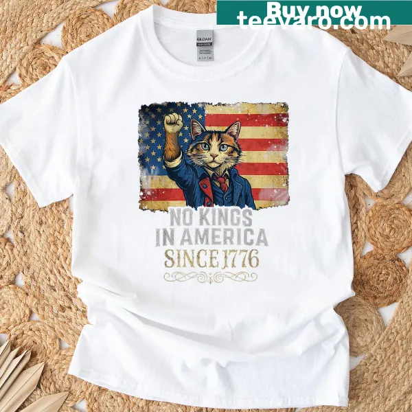 Vintage-style T-shirt featuring a cat with a Revolutionary War theme