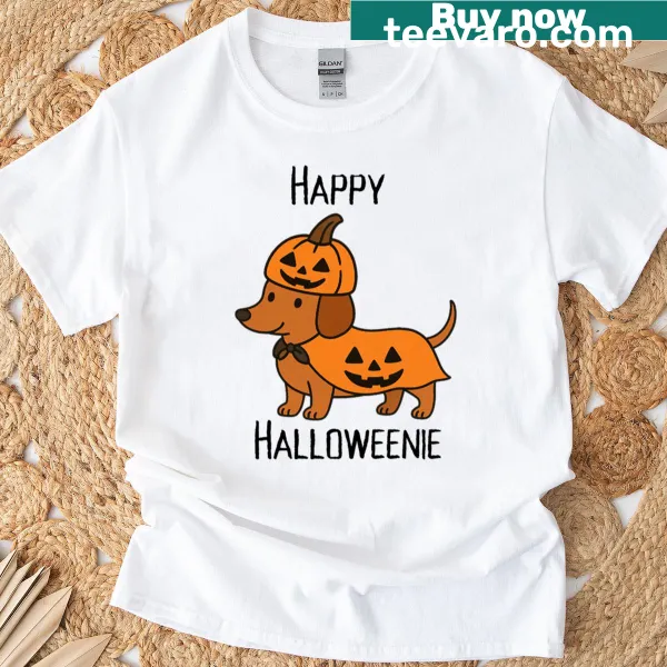 Cute Halloween dachshund in jack-o-lantern costume T-shirt
