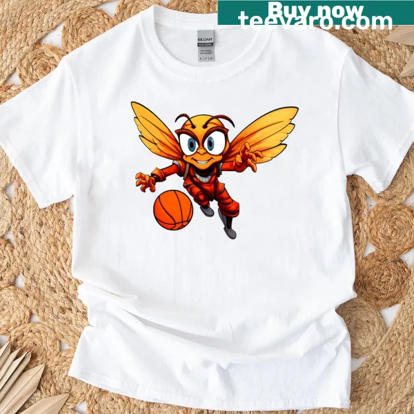 Playful t-shirt with a basketball bee graphic