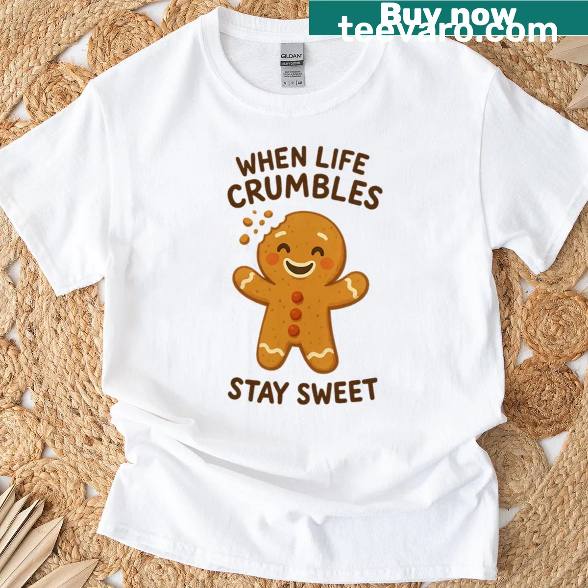 Cute gingerbread cookie graphic smiling on a festive T-shirt — on a men's t-shirt