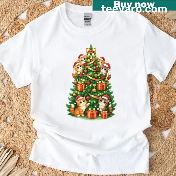 Cute christmas cats in a tree graphic t-shirt