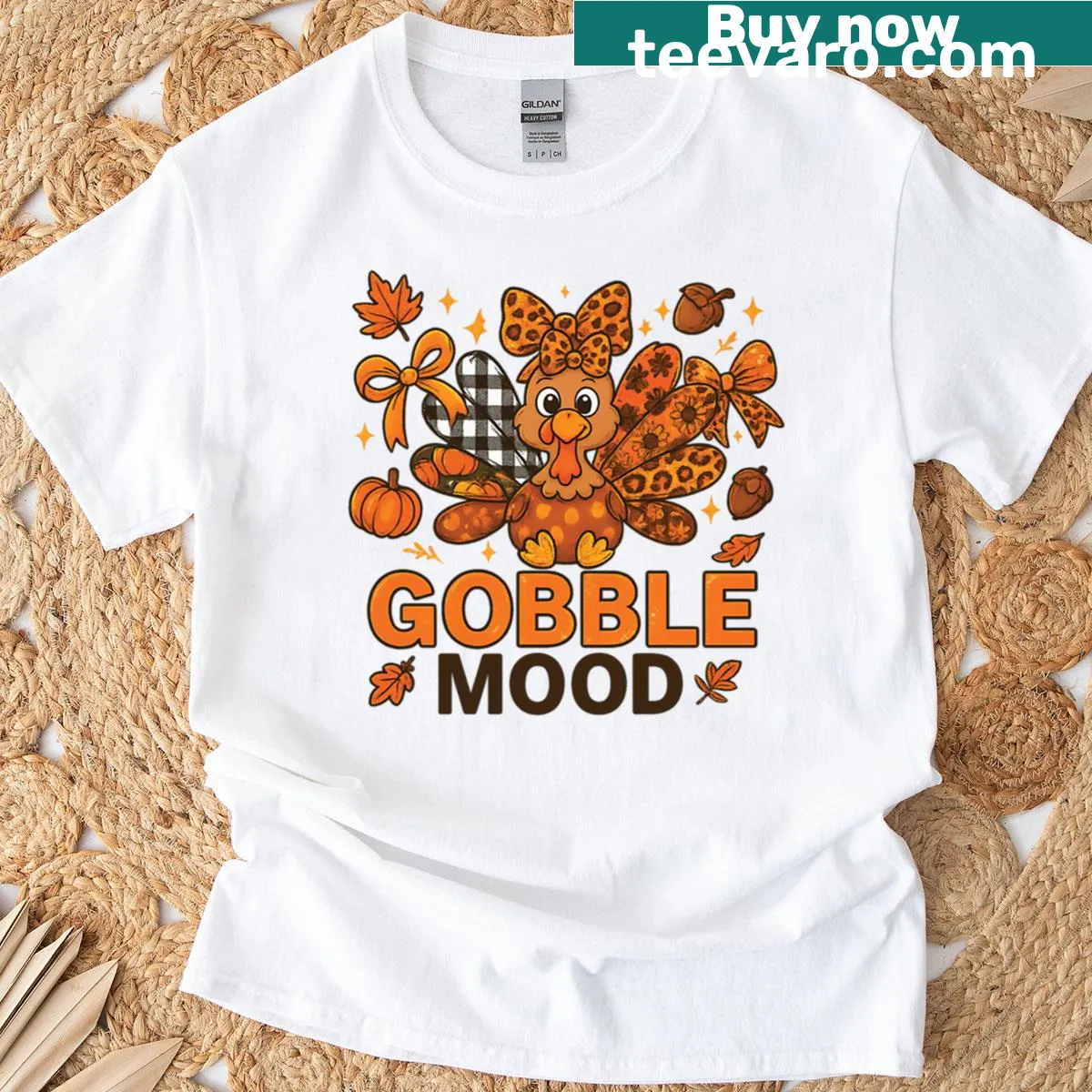 Cute turkey T-shirt with leopard print and bows for Thanksgiving — on a men's t-shirt