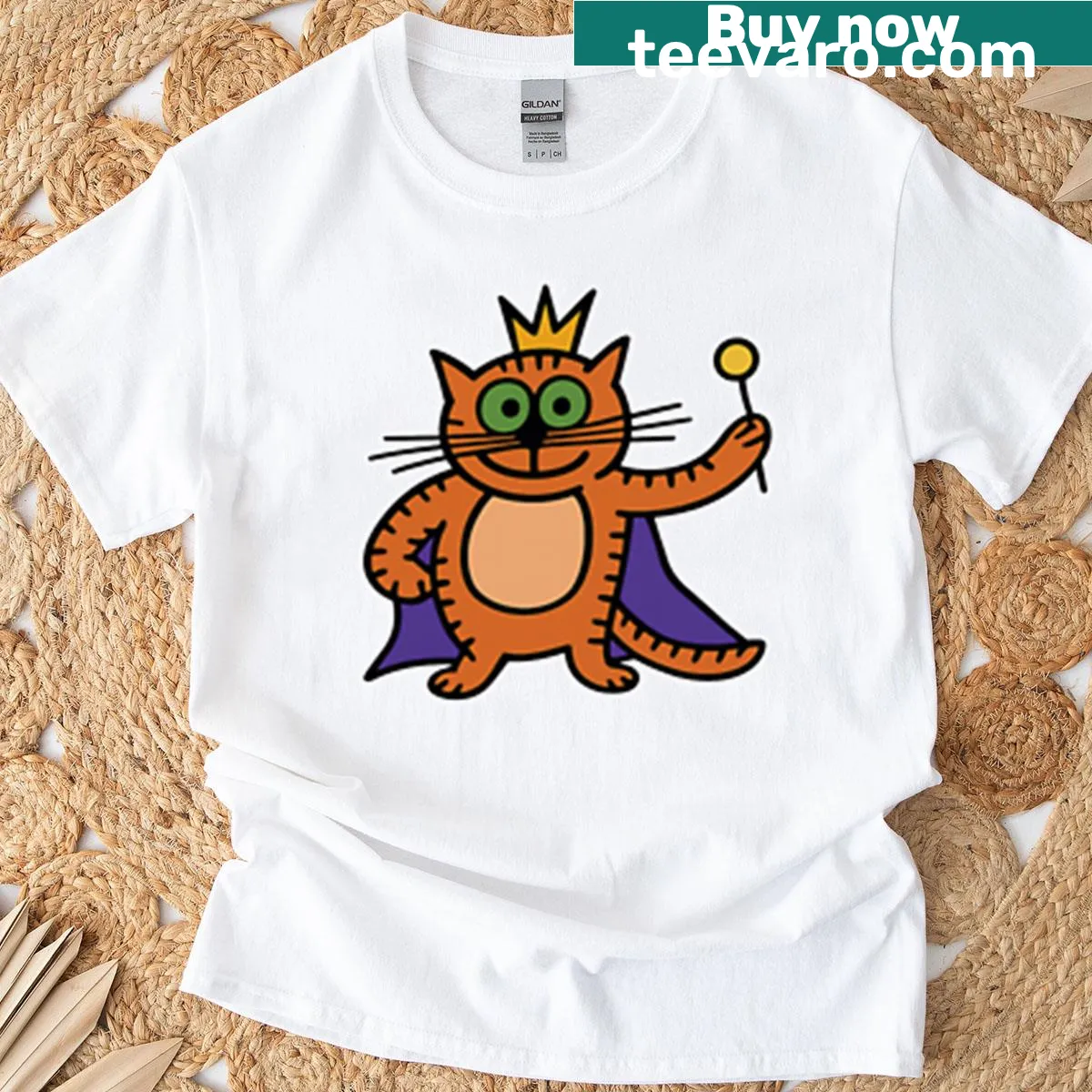 Cartoon cat dressed as a king with a crown and scepter. — on a men's t-shirt