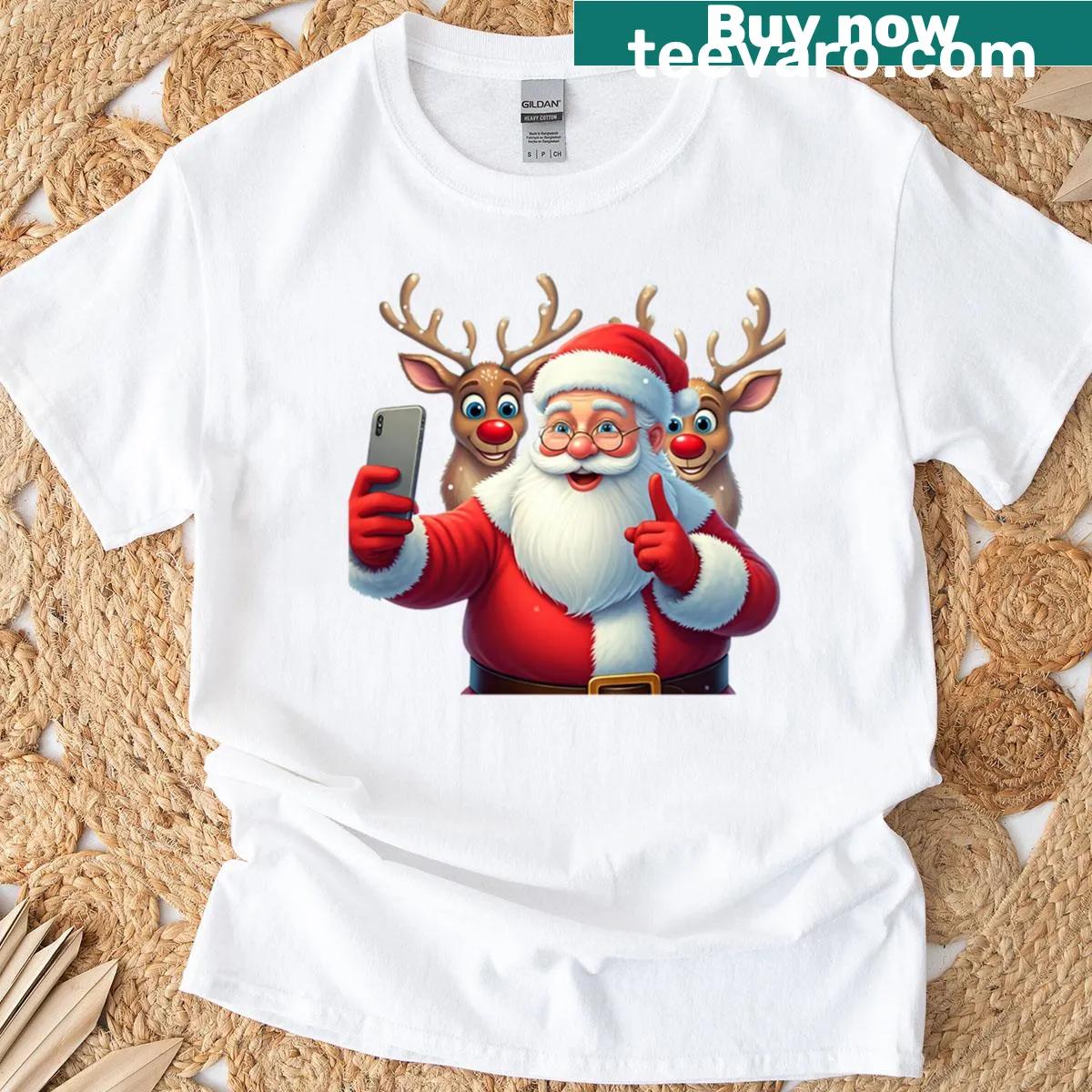 Cartoon Santa taking a selfie with reindeer for Christmas — on a men's t-shirt