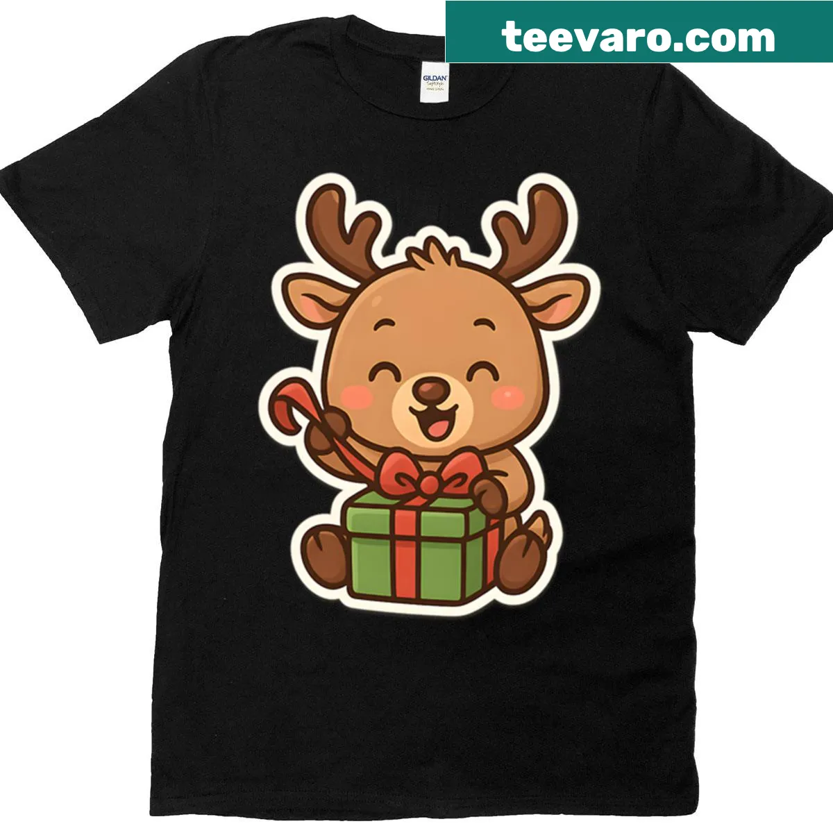 Adorable reindeer with a gift graphic on a festive T-shirt — on a men's t-shirt