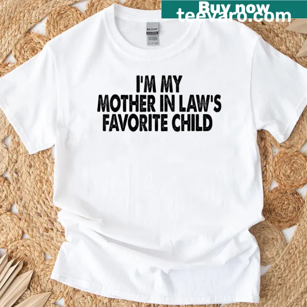 Funny T-shirt proclaiming favorite child status in a family