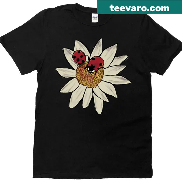 Illustrated tee with ladybugs on daisies