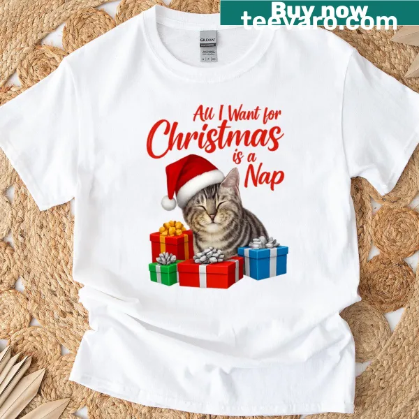 Humorous Christmas T-shirt with text about wanting a nap