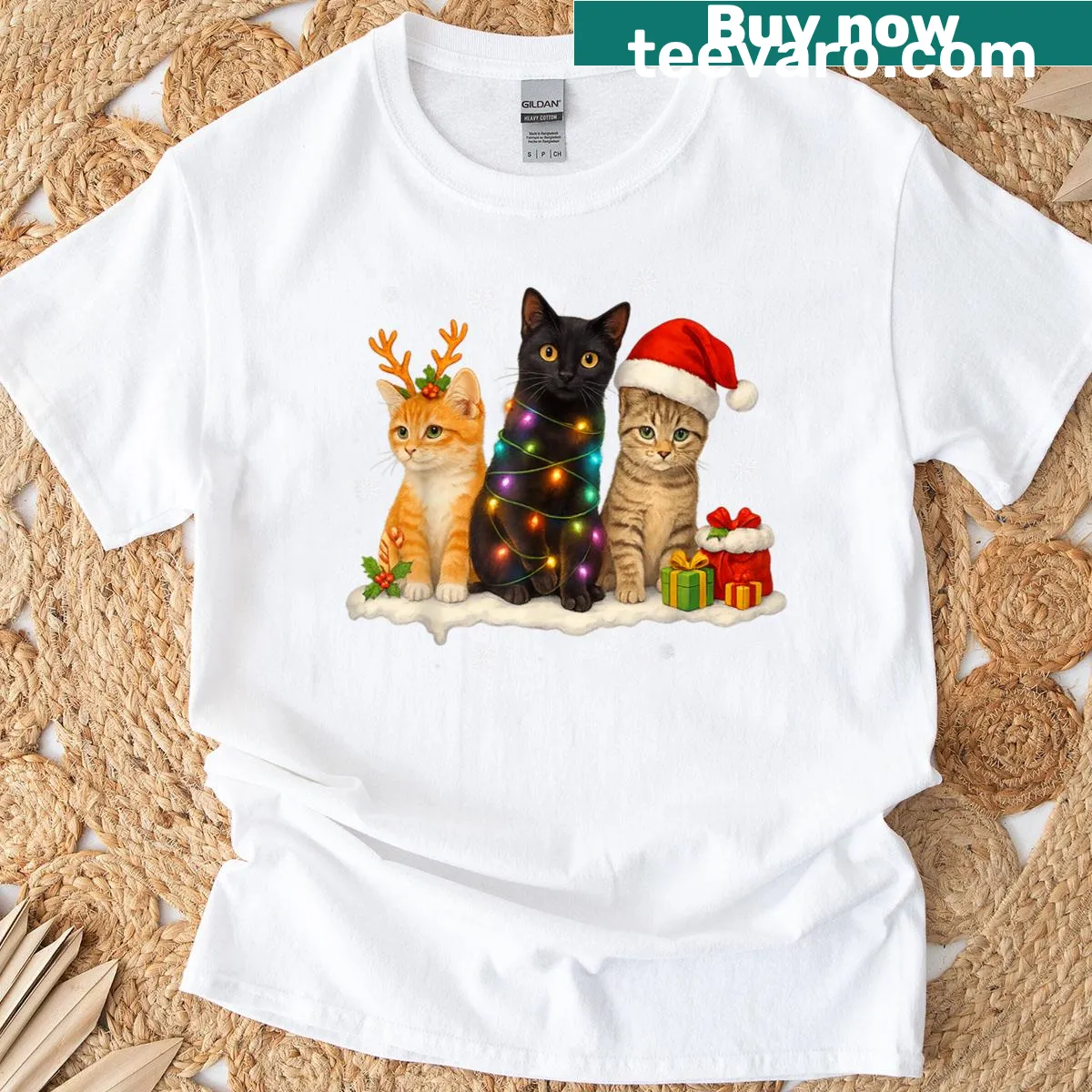 Cute cats with Santa hats and reindeer antlers on a t-shirt — on a men's t-shirt