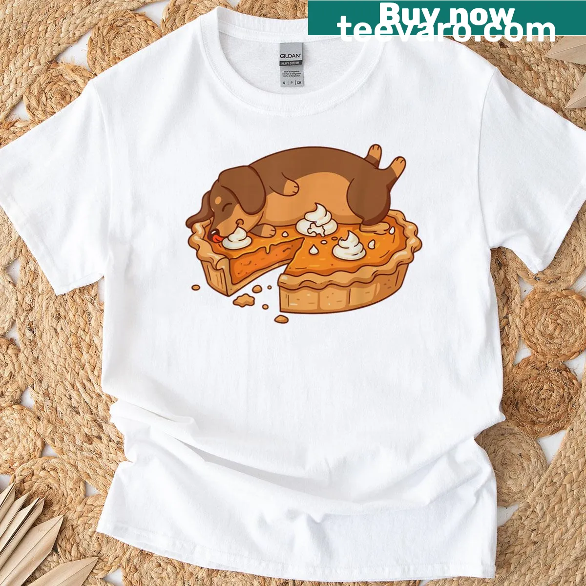 Thanksgiving t-shirt featuring a cute dachshund and pumpkin pie elements — on a men's t-shirt