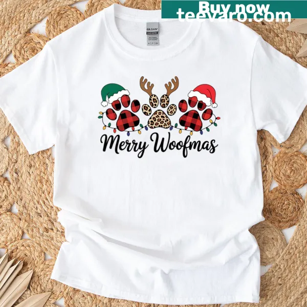 Funny Merry Woofmas dog Christmas t-shirt with playful graphics