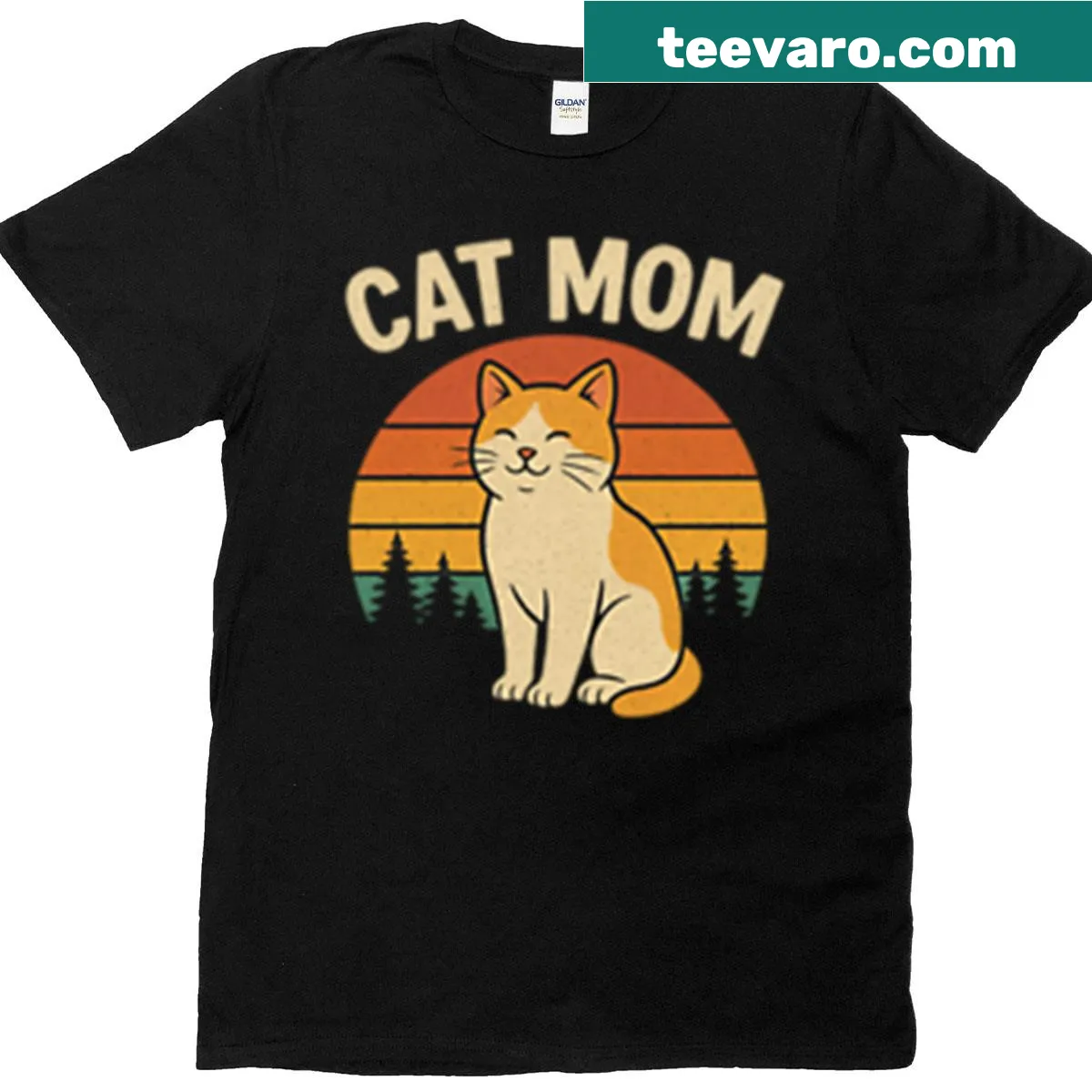 Simple T-shirt with ‘Cat Mom’ text design — on a men's t-shirt