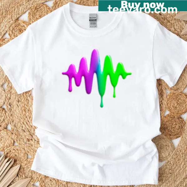 Minimalist t-shirt with small Aboutimpulse logo
