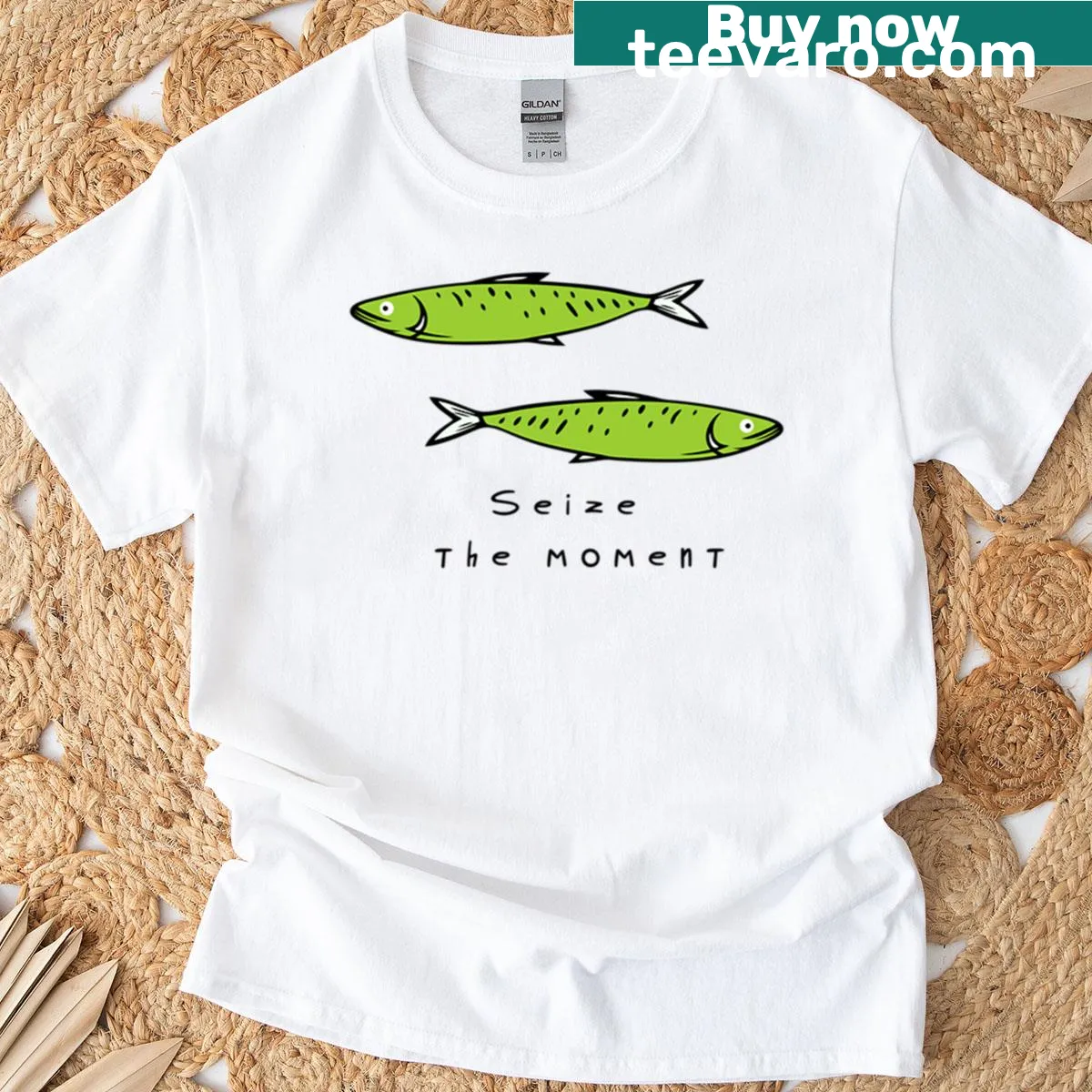 Oversized T-shirt with a cheerful fish illustration — on a men's t-shirt