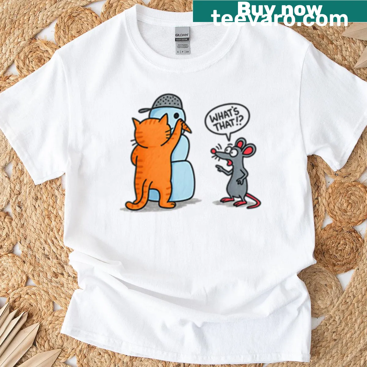 Cartoon of a cat and snowman with a mouse in winter — on a men's t-shirt