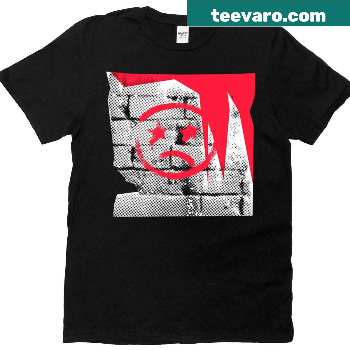 Edgy graffiti smiley mark T-shirt in vintage illustration style — on a men's t-shirt