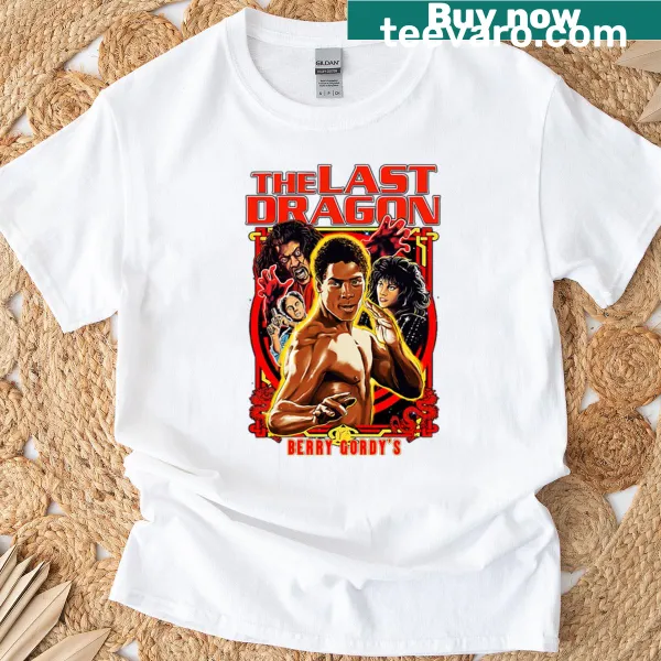 Bold typography oversized t-shirt with Master Of Kung Fu slogan.