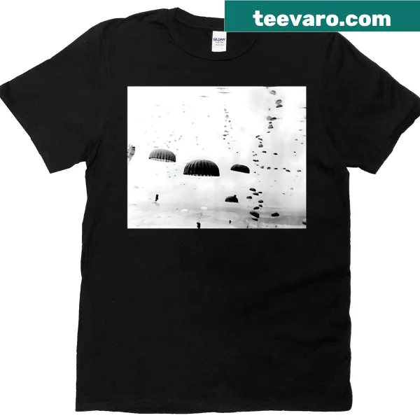 Illustrative t-shirt depicting World War II paratroopers in Holland