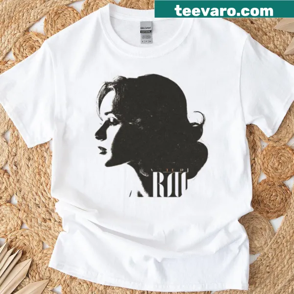 Oversized t-shirt featuring a minimalist face silhouette graphic.
