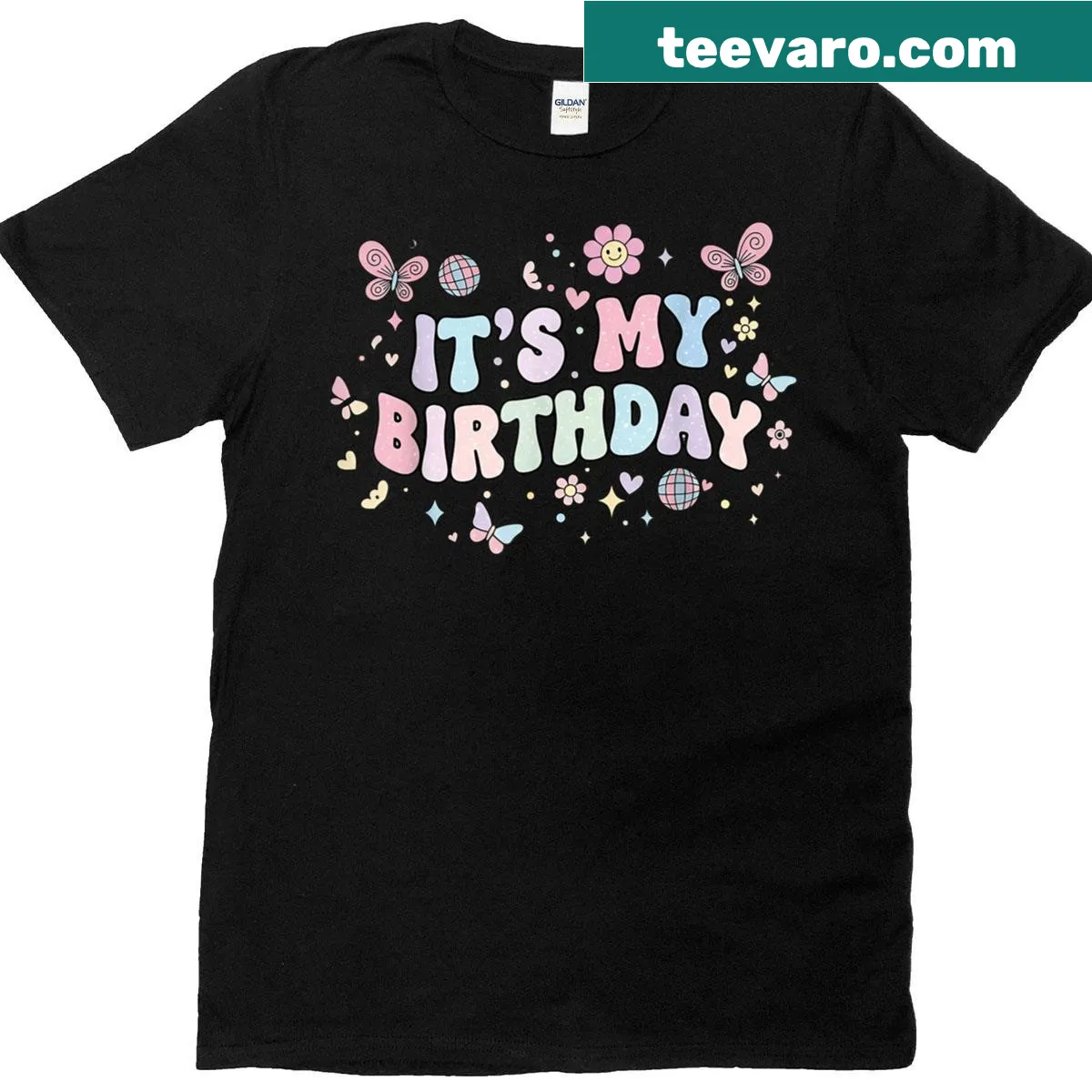 Kawaii unicorn and hearts design for birthday celebrations — on a men's t-shirt