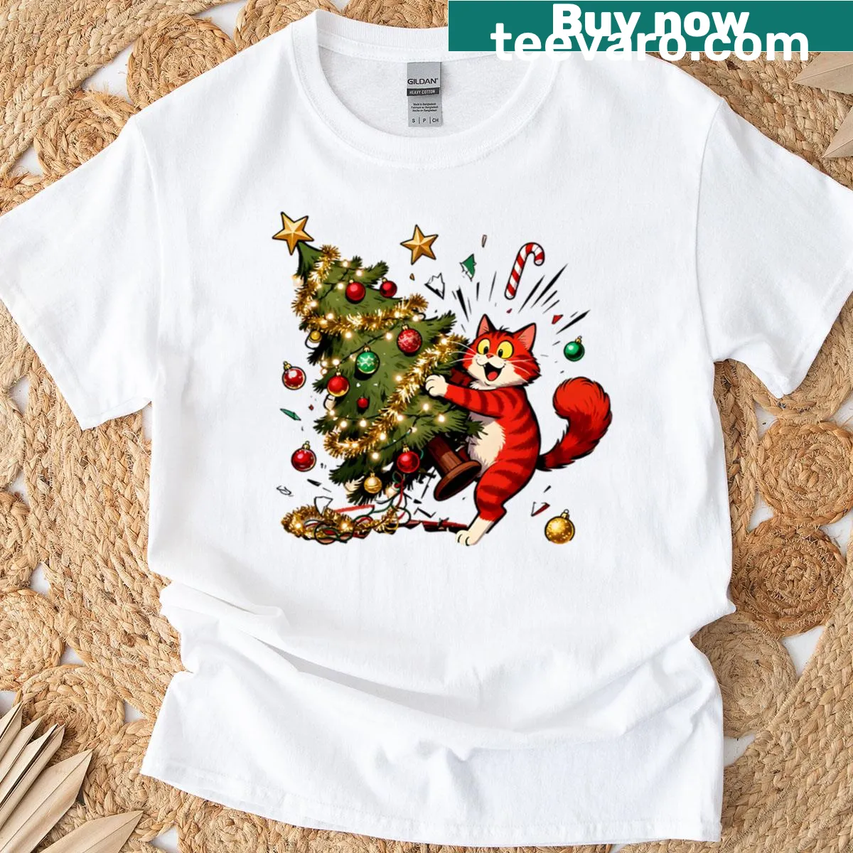 Naughty cat illustration on a Christmas T-shirt — on a men's t-shirt