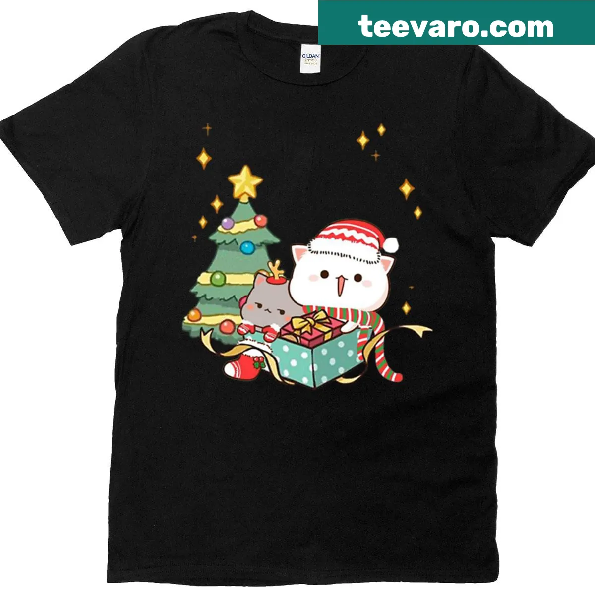 Kawaii illustration of Christmas cats with gifts on t-shirt — on a men's t-shirt