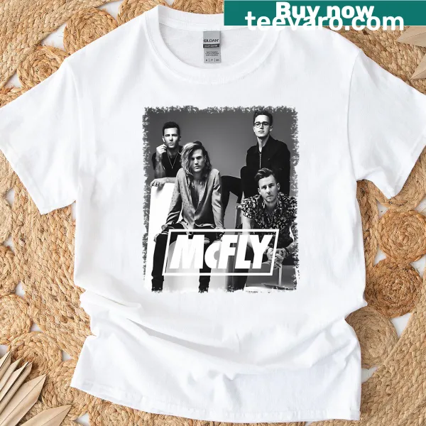 Vintage-style t-shirt featuring a 90s band for Christmas