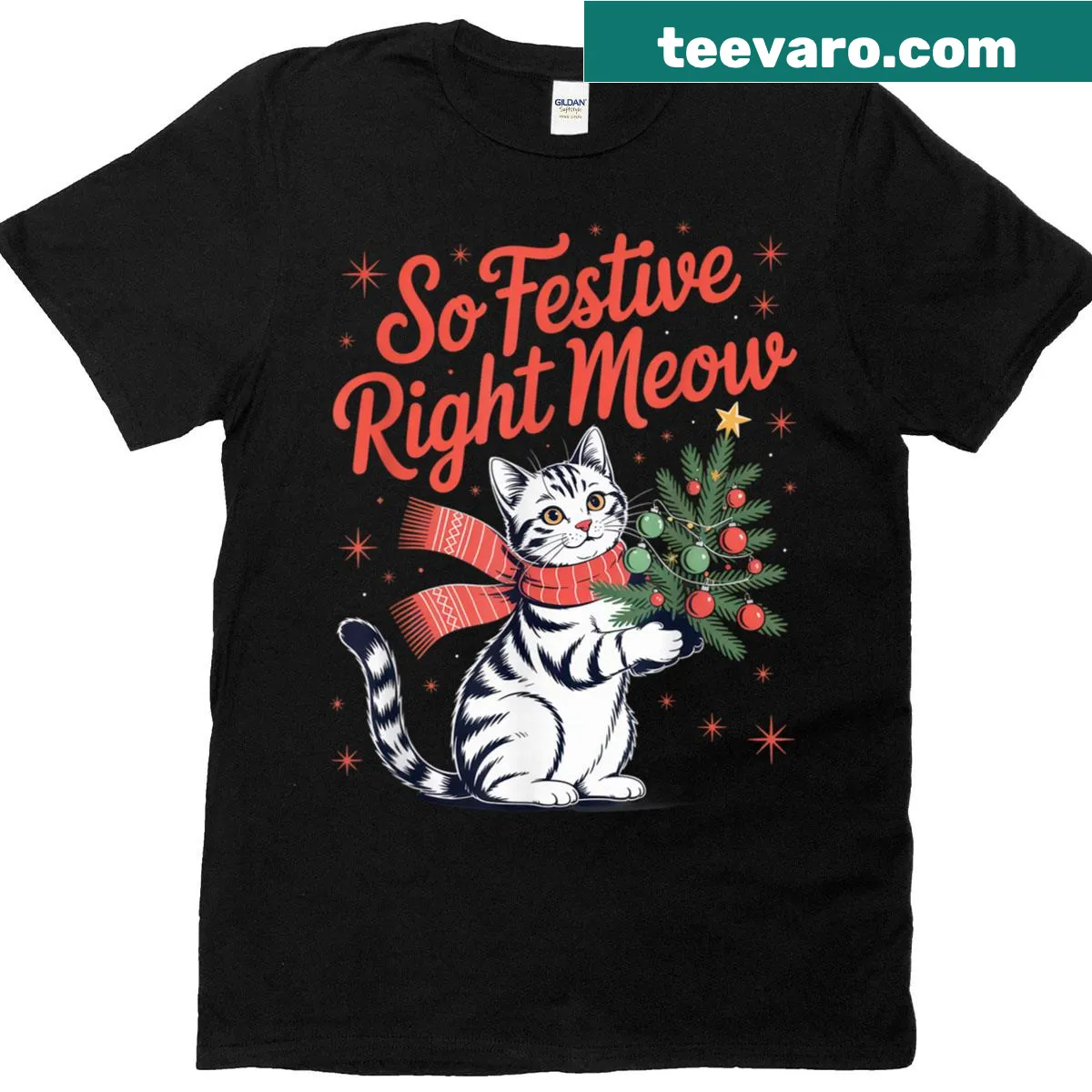 Festive cat illustration for Christmas on T-shirt — on a men's t-shirt