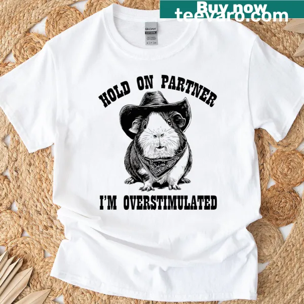 Funny guinea pig T-shirt with cowboy hat and text.