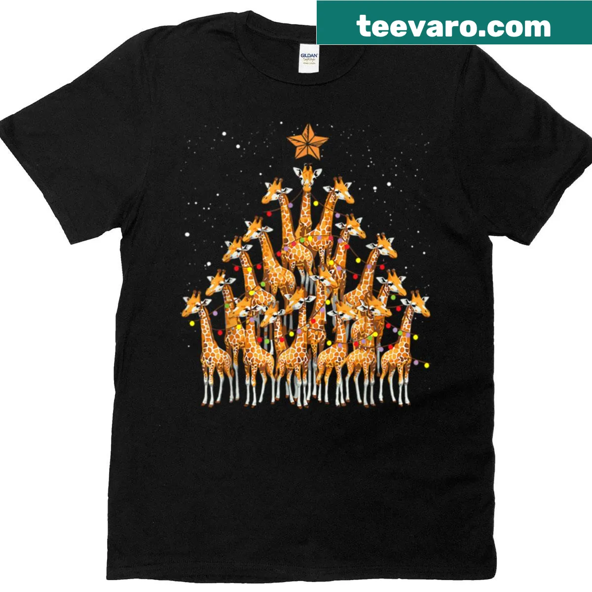 Cute giraffe Christmas T-shirt with tree and holiday lights — on a men's t-shirt
