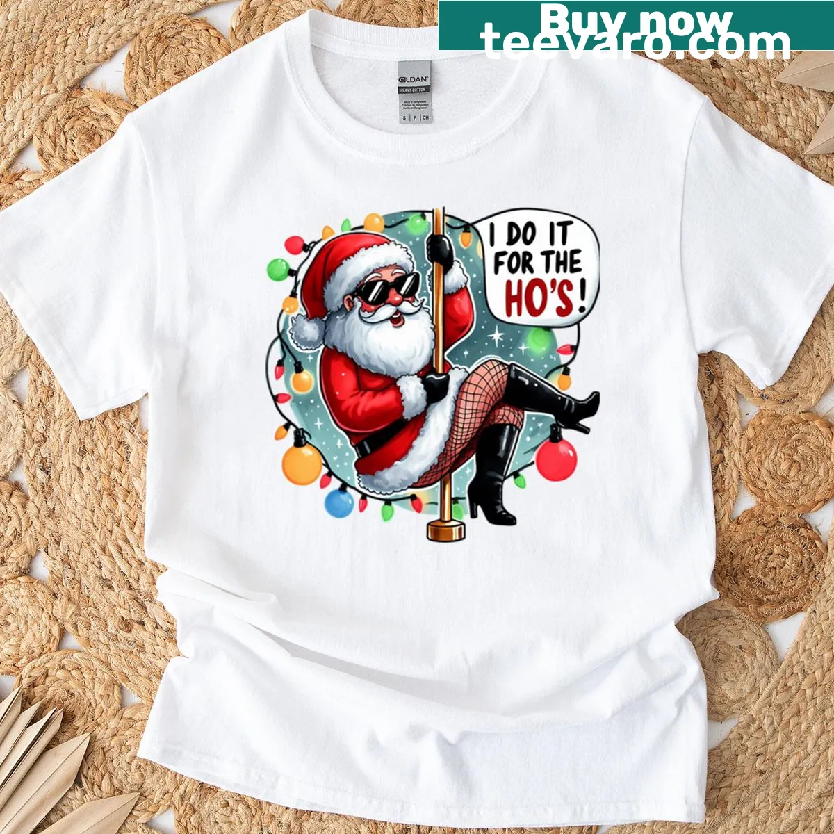Oversized Christmas T-shirt with humorous text 'I Do It For The Ho's' — on a men's t-shirt