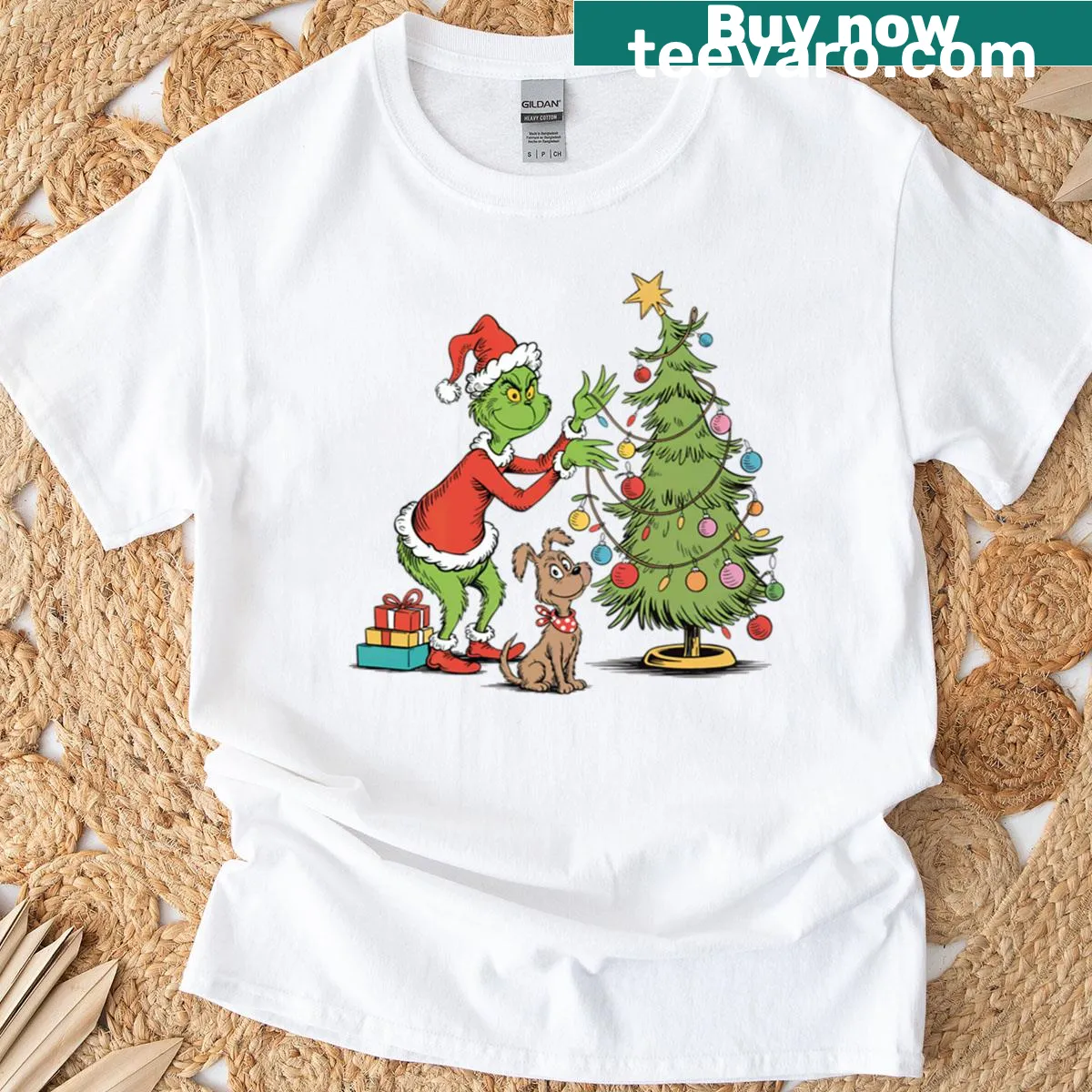 Vintage design featuring Grinch and friends with a Christmas tree — on a men's t-shirt
