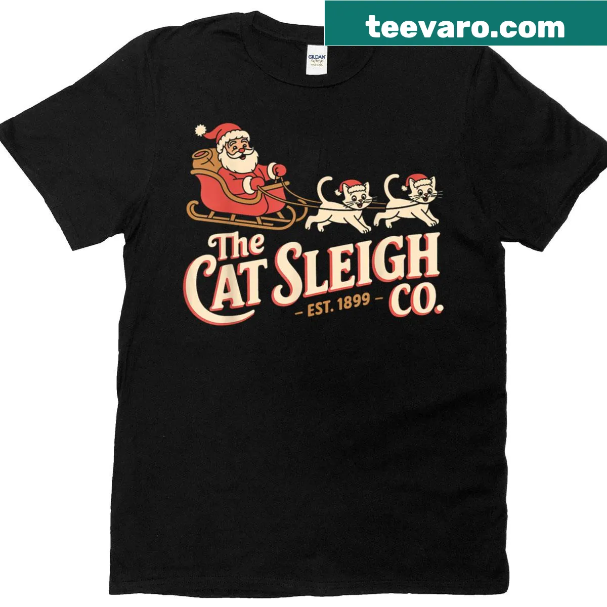 Retro T-shirt with cats in a sleigh for Christmas — on a men's t-shirt
