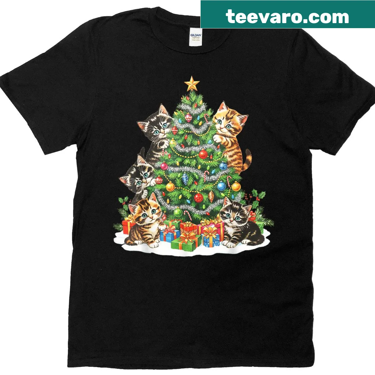 Vintage design with cats and Christmas tree on a t-shirt — on a men's t-shirt