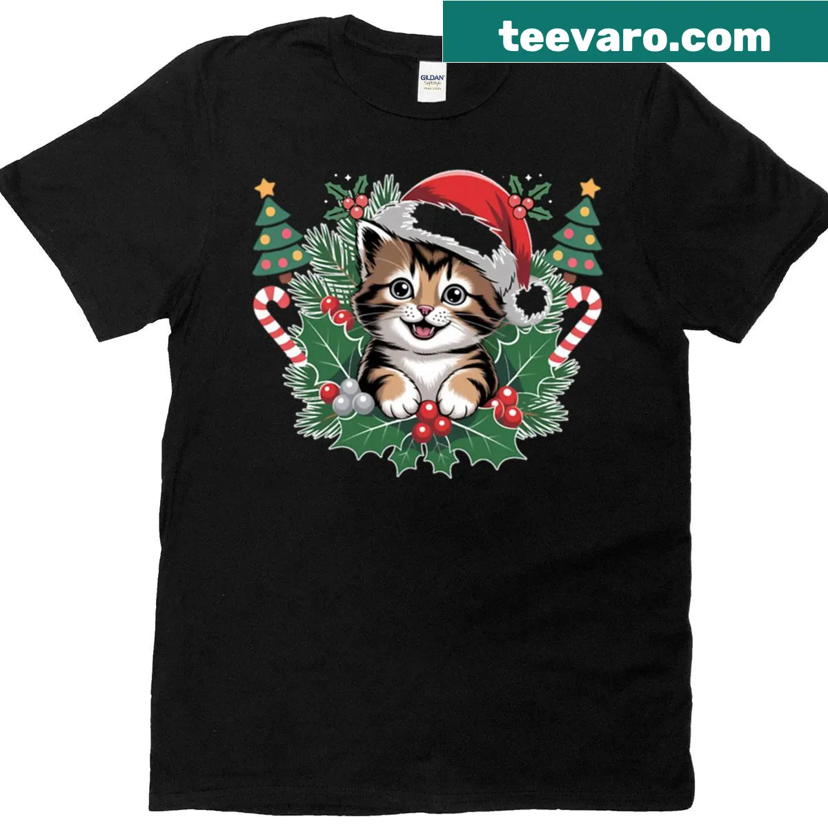 Adorable Christmas cat wearing Santa hat on T-shirt — on a men's t-shirt