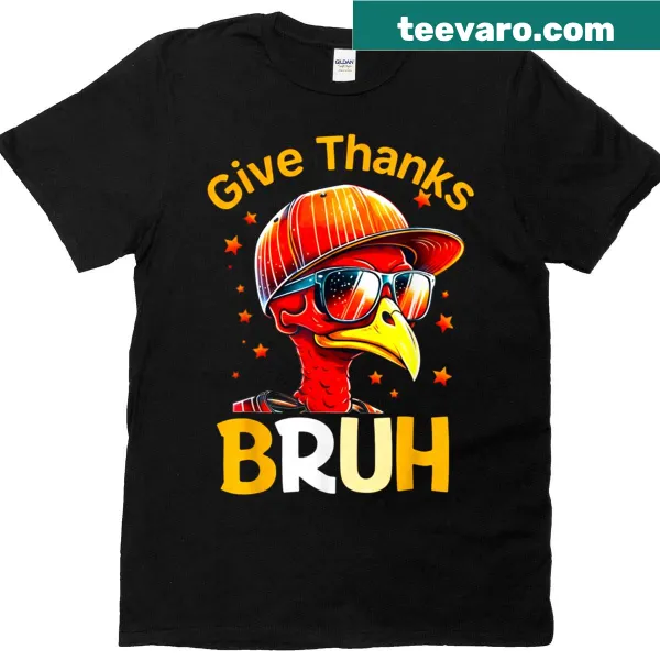 Funny cartoon turkey wearing sunglasses for kids' T-shirt.