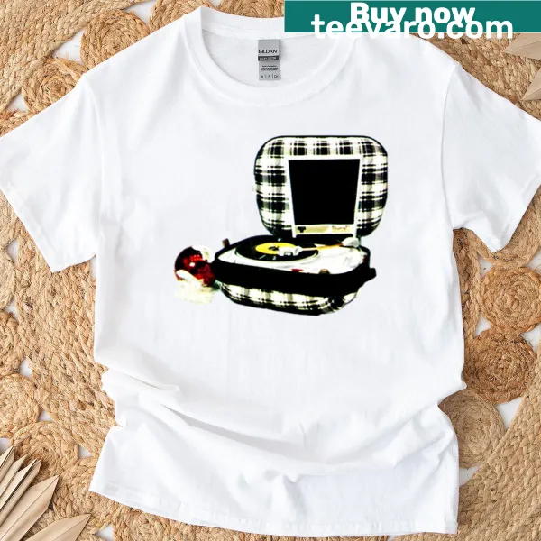 Retro 1960s turntable design on a Christmas T-shirt