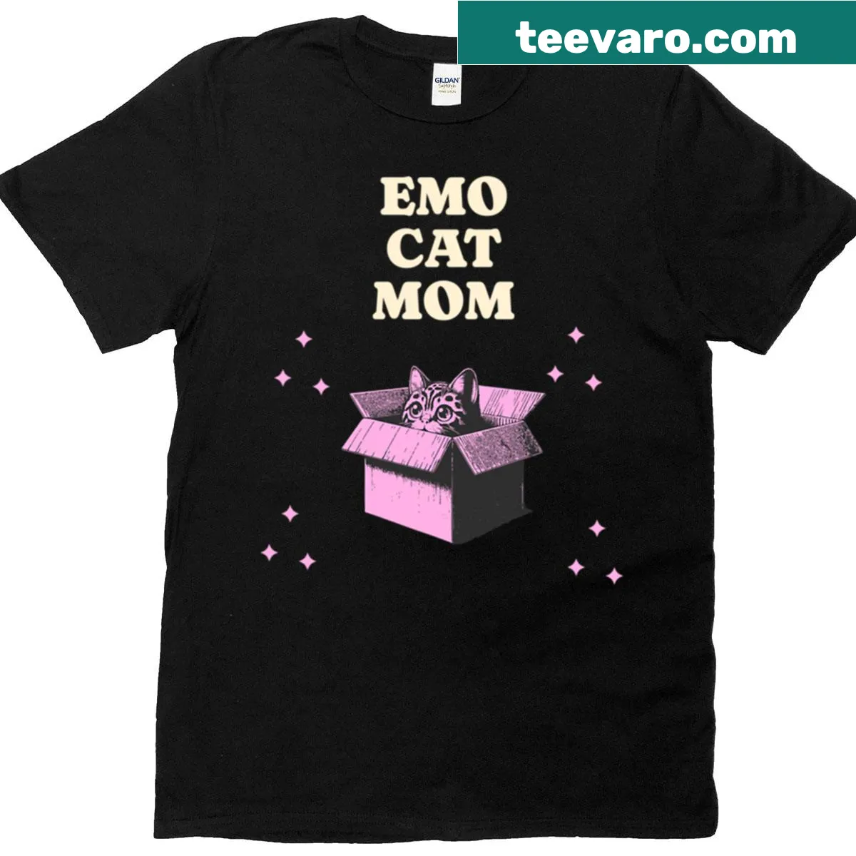 Cute emo cat illustration on a T-shirt for cat moms — on a men's t-shirt