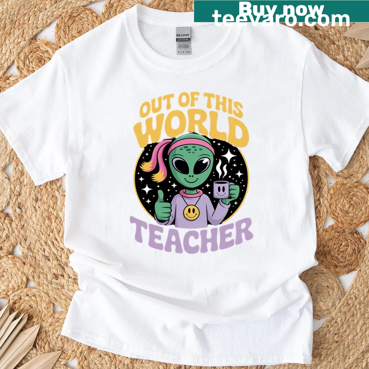 Alien graphic on a T-shirt for space teachers — on a men's t-shirt